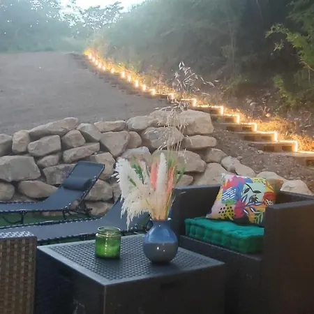 Romantique, Son Jacuzzi Privatif, Piscine * Rillieux-la-Pape
